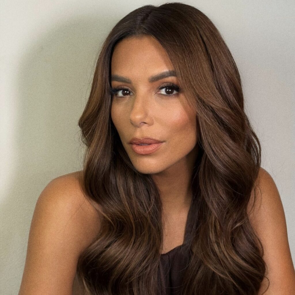 Minimalist beauty look with subtle platinum and beige blonde blend