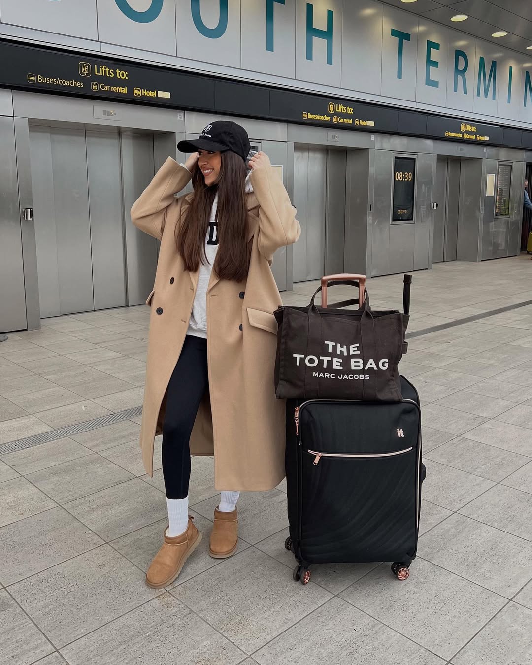 Cozy yet styled airport outfit with relaxed layers.