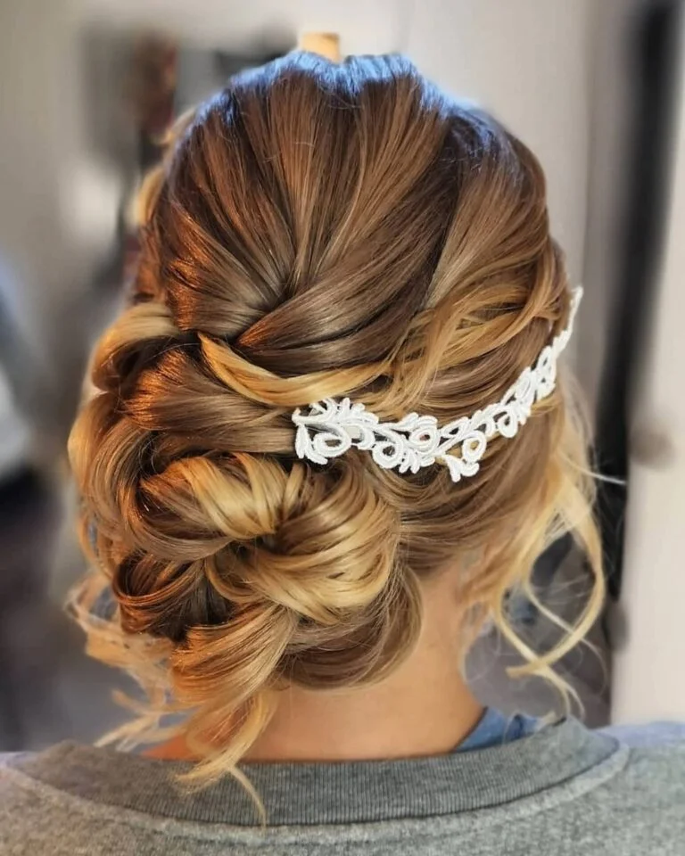 Minimal, Modern Romance