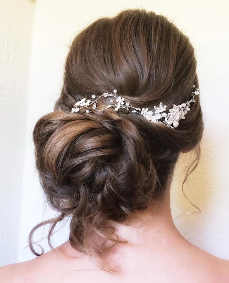 Pearl-Kissed Classic Side Bun