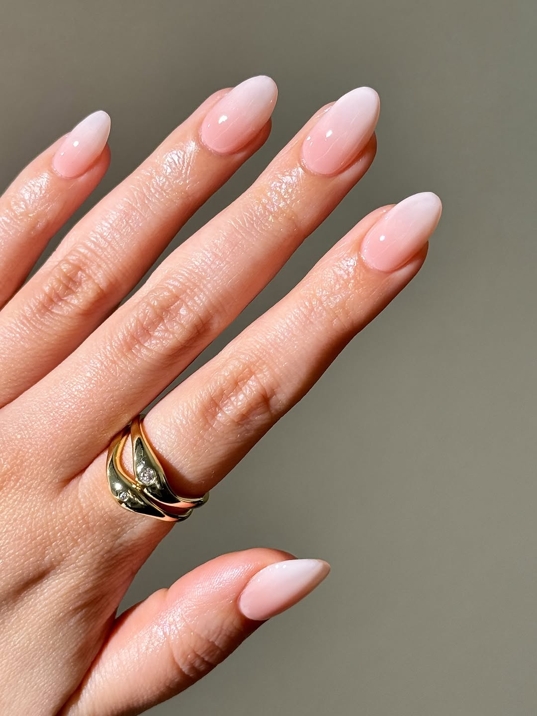 Soft pink ombré nails