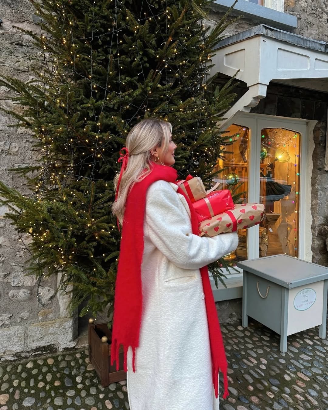 chlce - casual chic everyday christmas outfit ideas