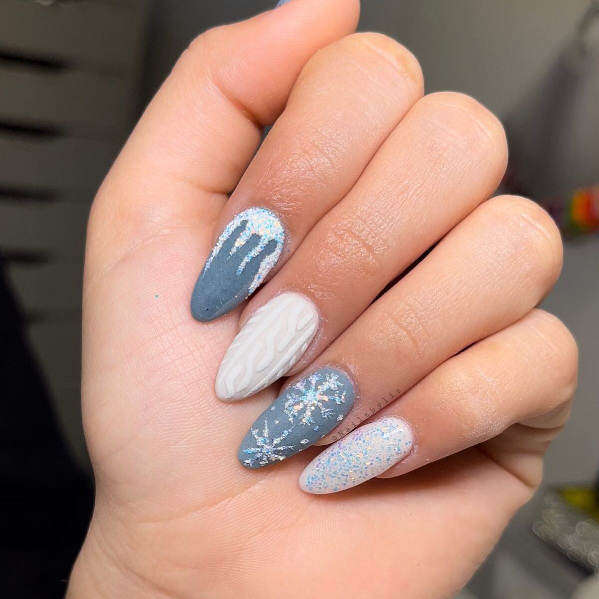 5. Icy Snowflake Glow