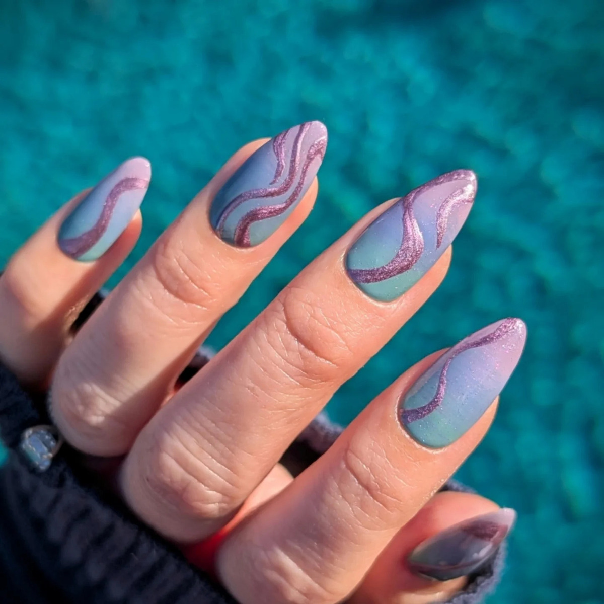 25. Metallic Frosted Wave Art