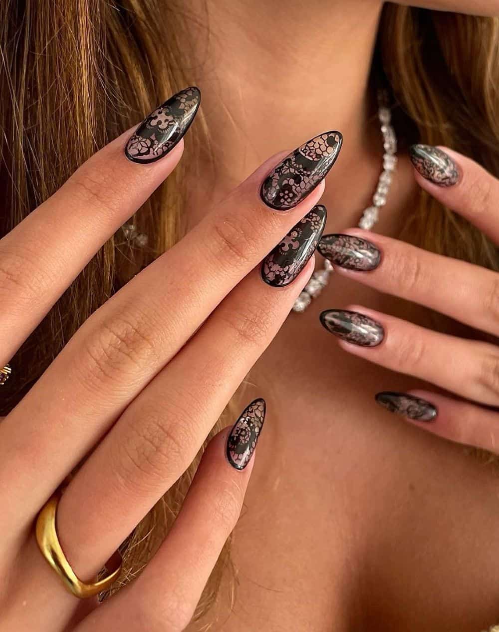 10. Elegant Black Lace