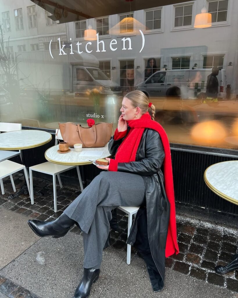 mariadjonsson - casual chic everyday christmas outfit ideas