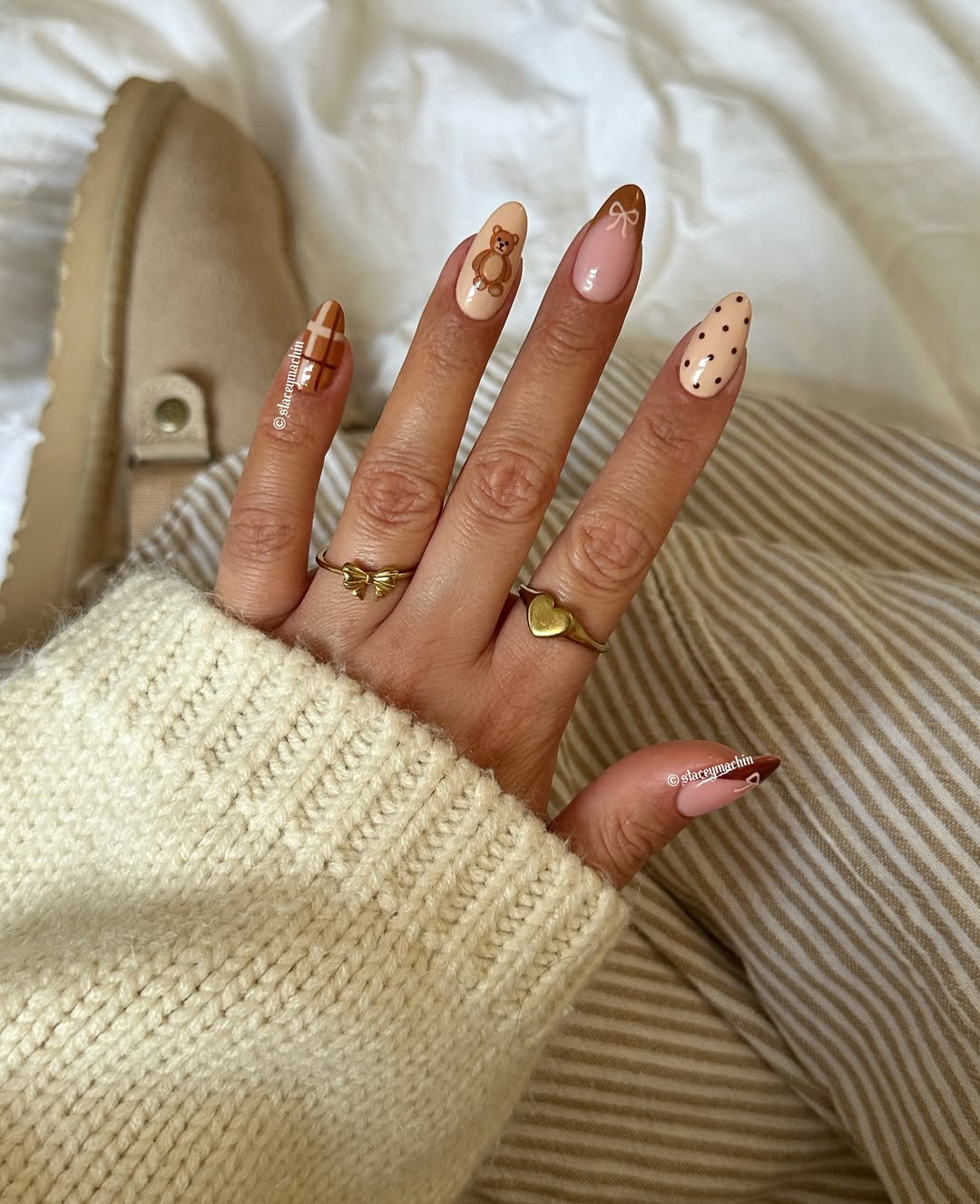 Warm caramel tones with teddy bear accents and plaid details.