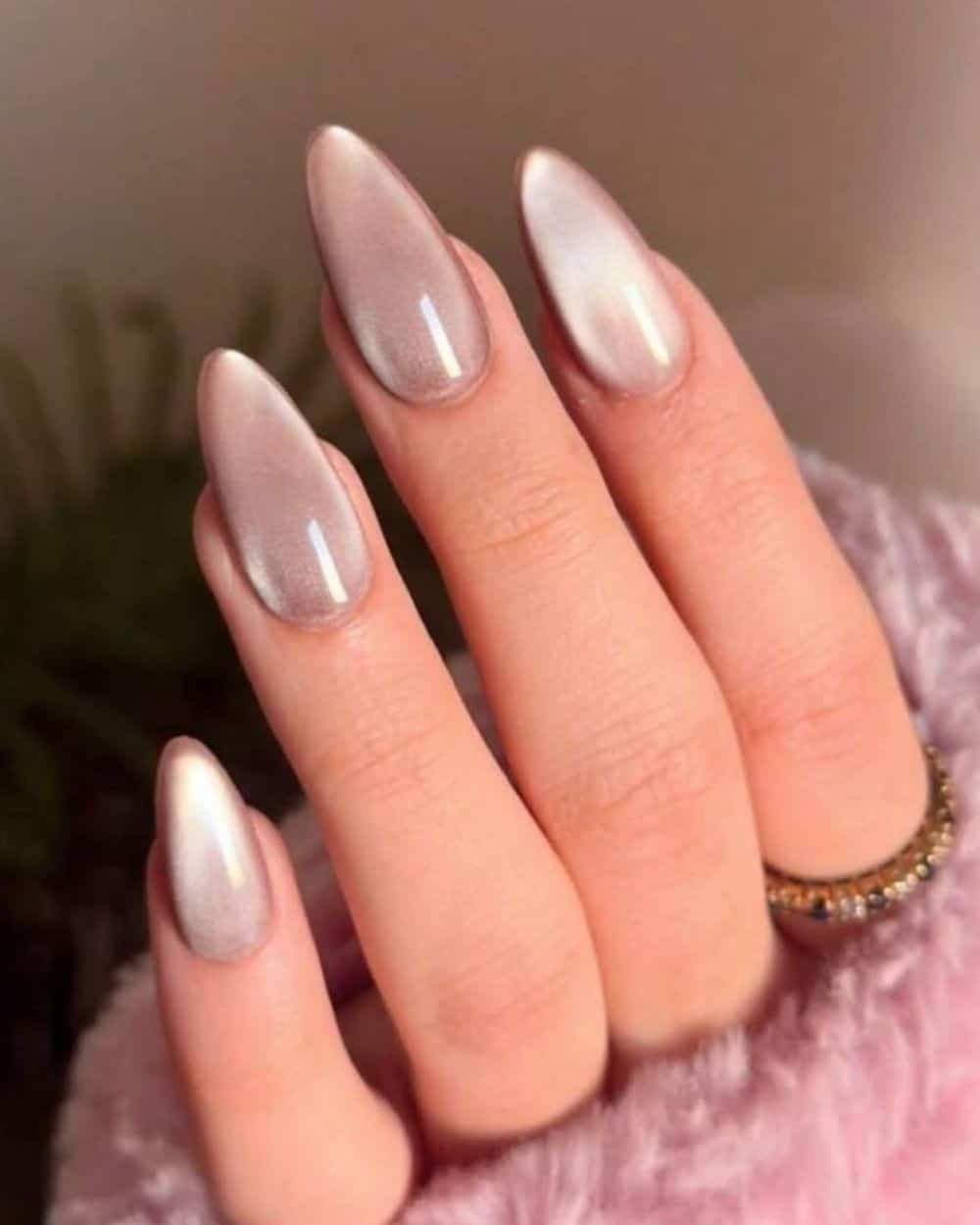 Cashmere nude nails with a glossy finish