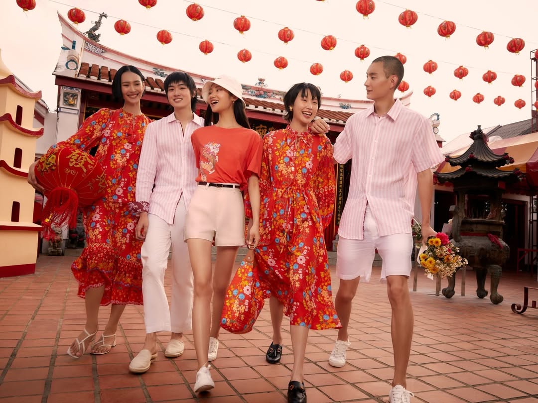 A dress that artfully blends traditional Chinese prints with a comfortable, everyday silhouette for daytime celebrations.