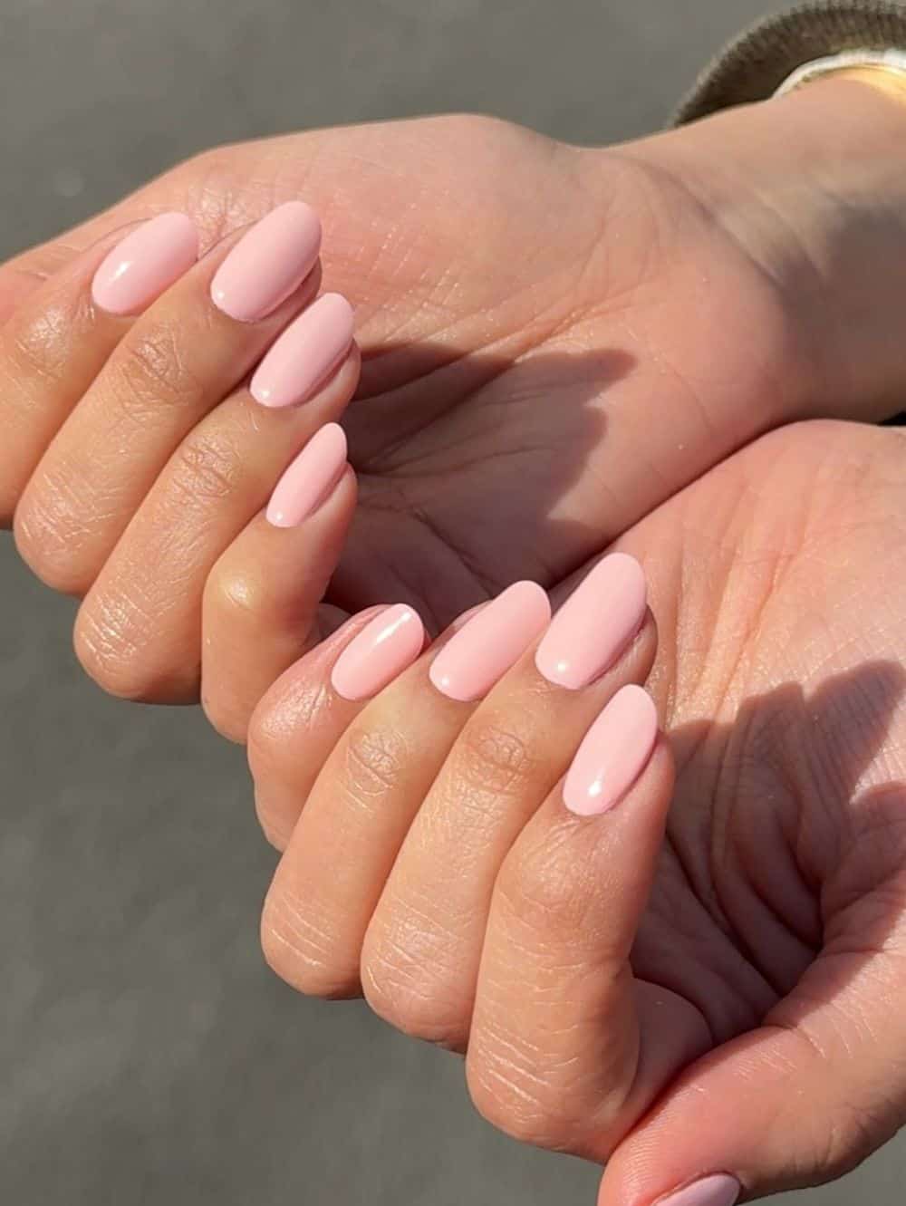 Light peachy pink nails