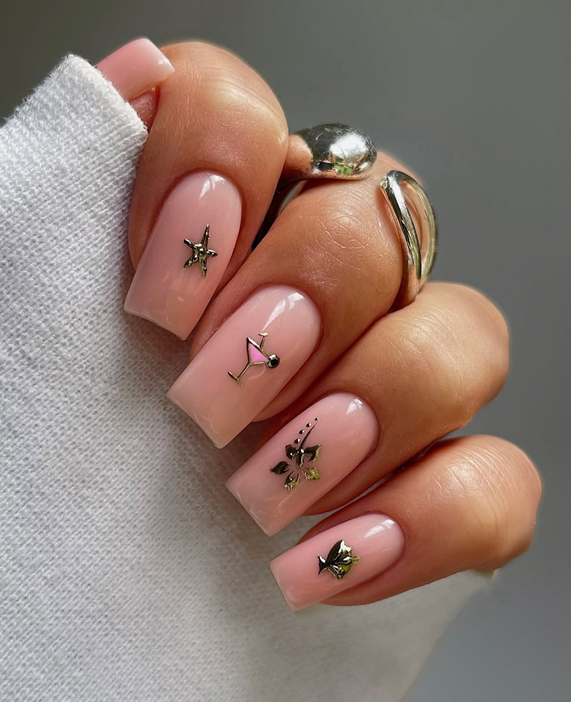 Evening Glamour with Subtle Details Nails