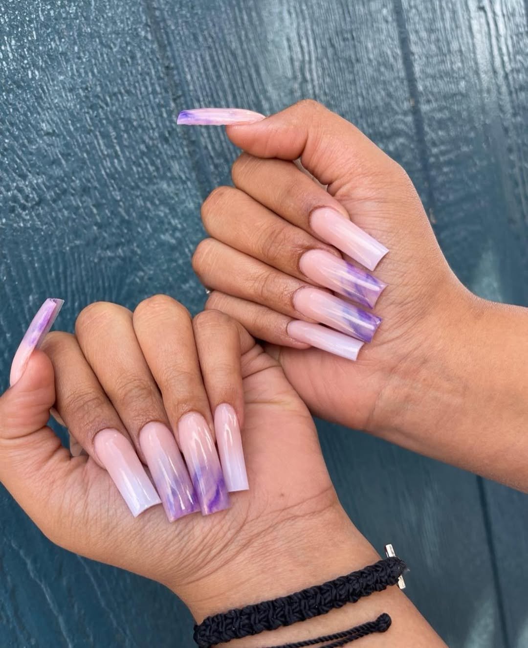 Short nails with subtle color blocking and line details